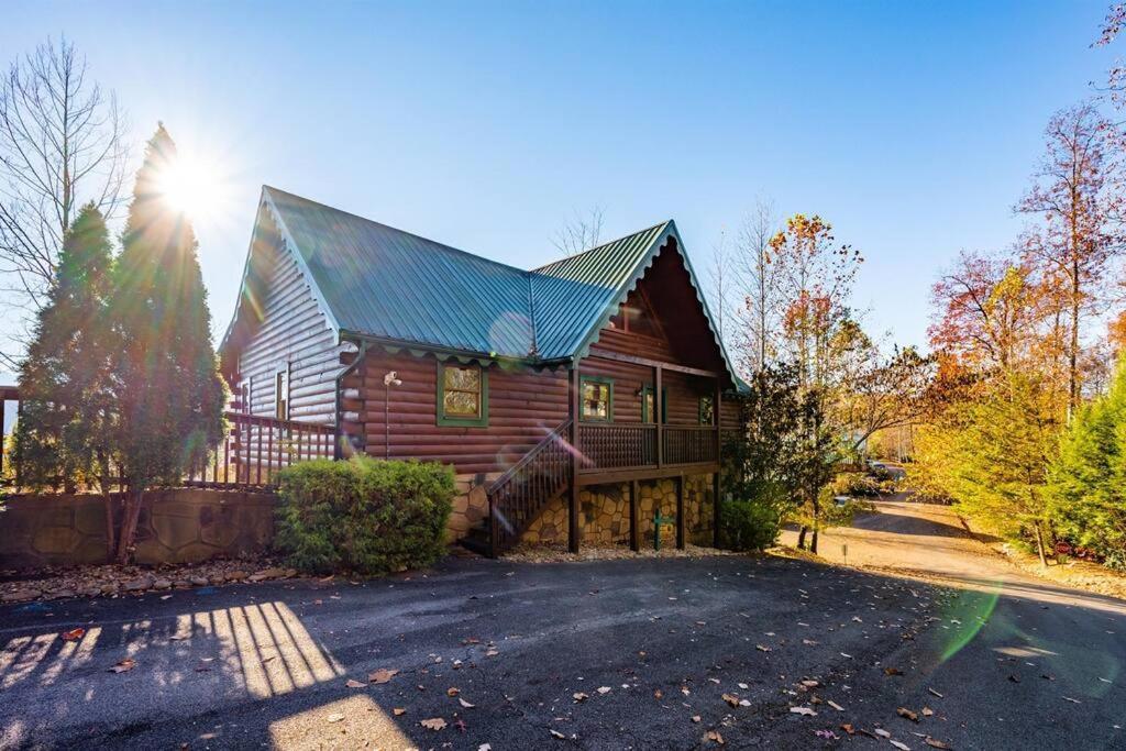 Spacious Smokies Cabin - Hot Tub With Mountain Views Гатлінбург Екстер'єр фото